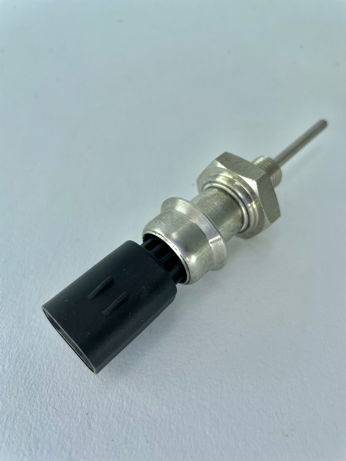 Z4588 - SENSOR TEMPERATURA JOHN DEERE: RE537635